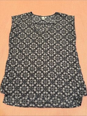 14th & Union small Black and White Geometric Sleeveless wm’s Blouse